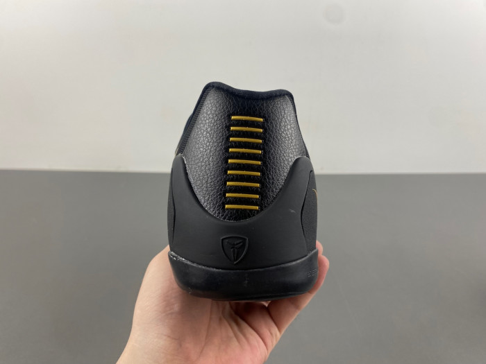 Nike Kobe 9 EM Low 646701-701