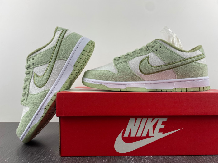 nike dunk low fleece green dq7579-300