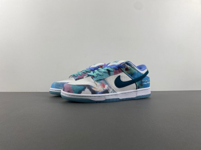 futura laboratories x nike sb dunk low fl hf6061-400