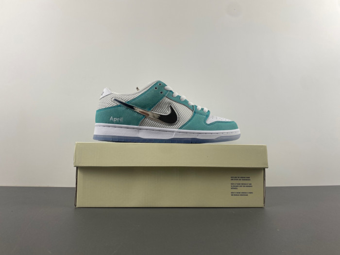 nike sb dunk low april skateboards fd2562-400