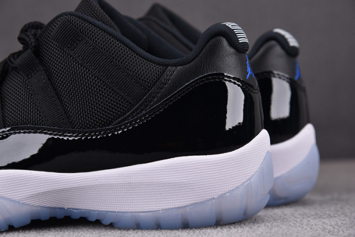 air jordan 11 retro low "space jam" fv5104-004