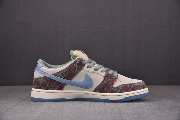 crenshaw skate club x nike sb dunk low fn4193-100