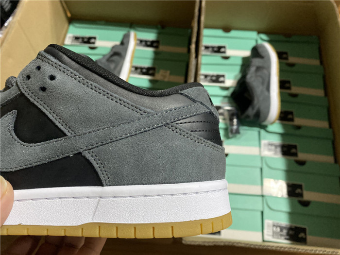 nike sb dunk low dark grey black gum ar0778-001