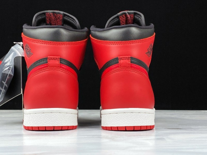 air jordan 1 hi 85 varsity red summit white black bq4422-600