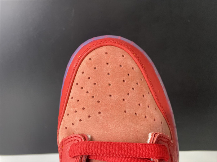 nike sb dunk high strawberry cough - cw7093-600