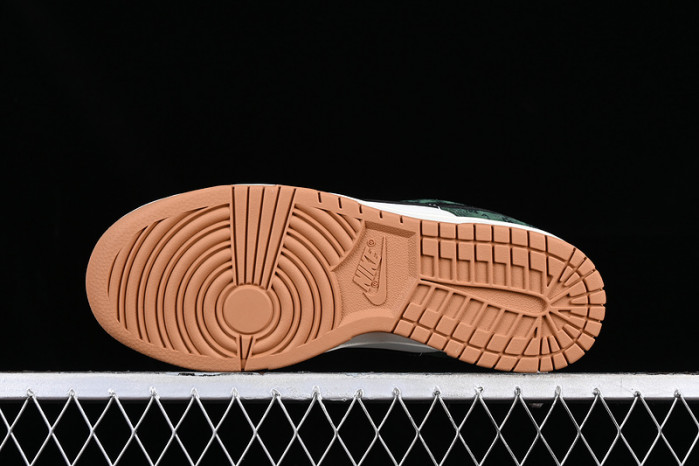 nike dunk low green snake fq8893-397